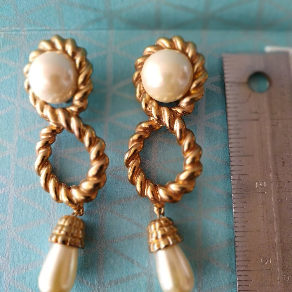 Vtg.  1980's Gold Tone Twist Large Faux Pearls Drop Clip Earrings